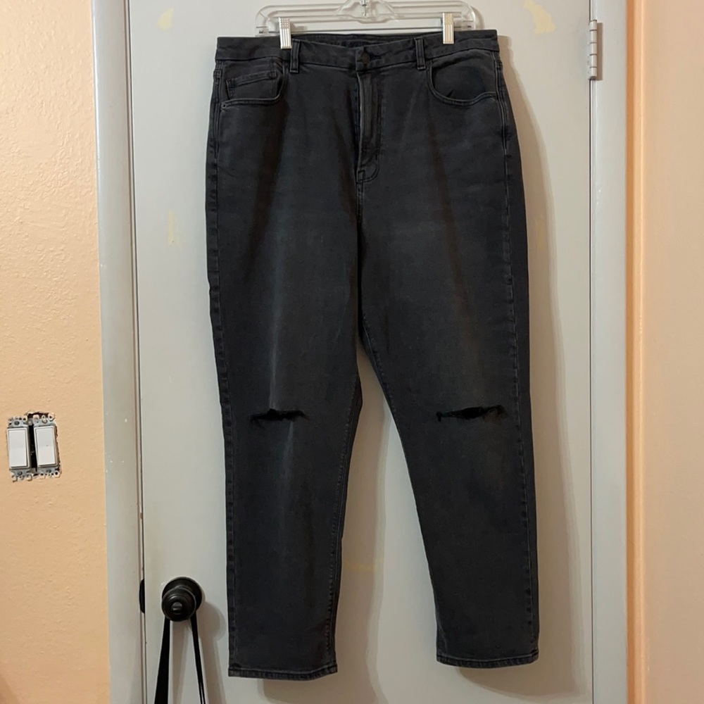 American Eagle mom jean